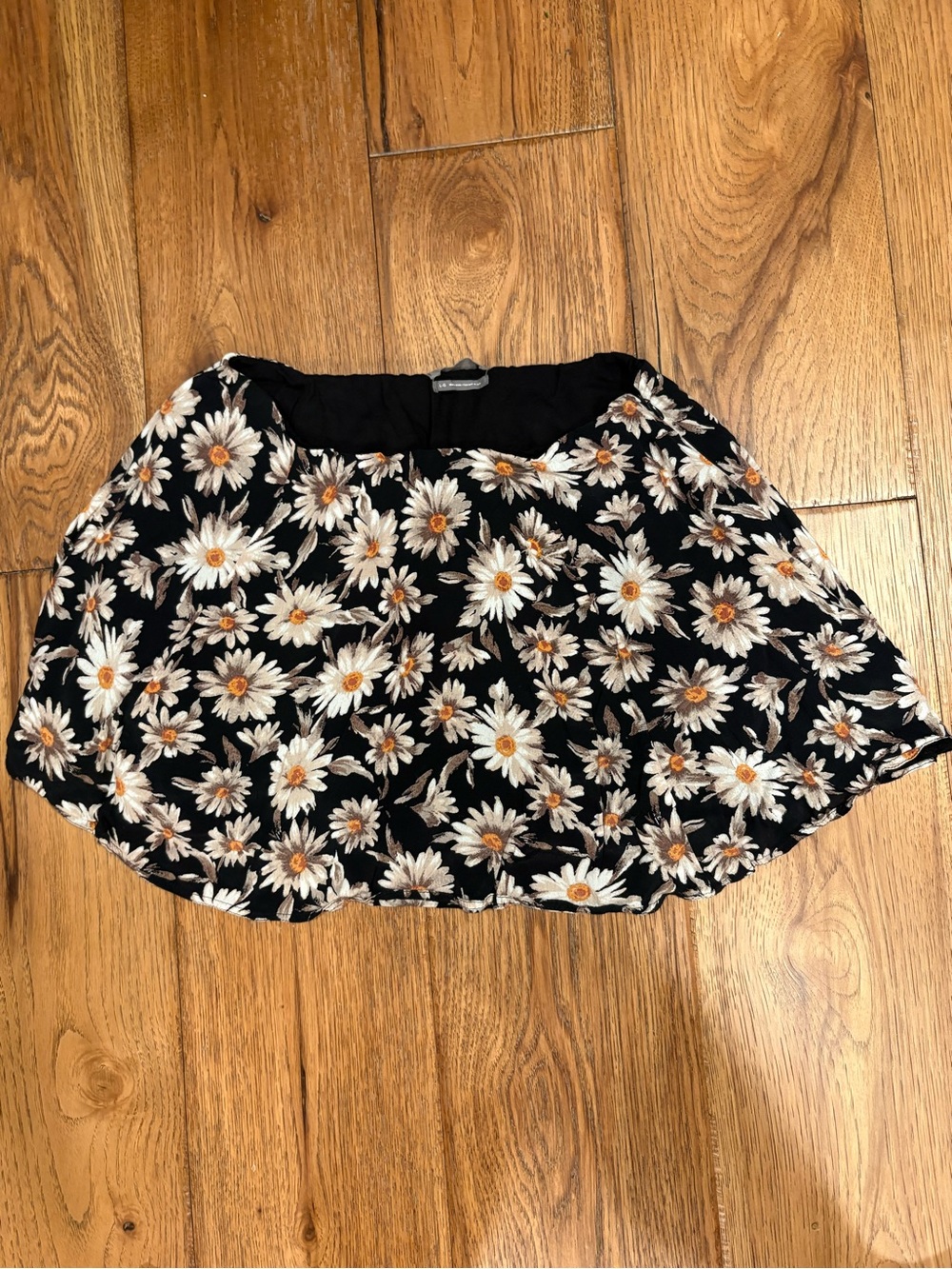 Women's Black Daisy Print Mini Skirt